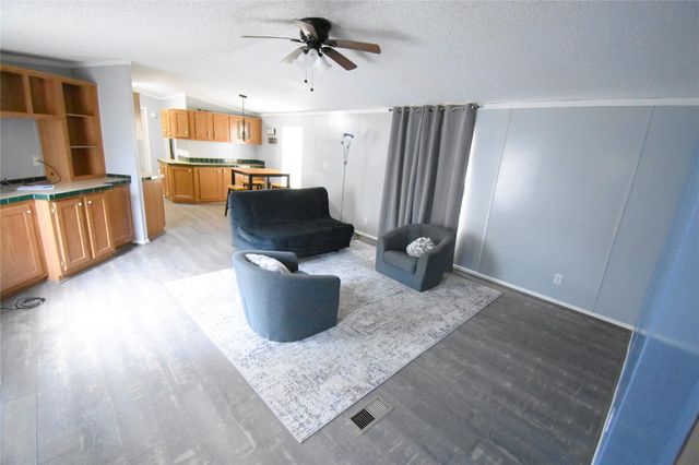 2 Lake View Lane, Huntsville, TX 77340