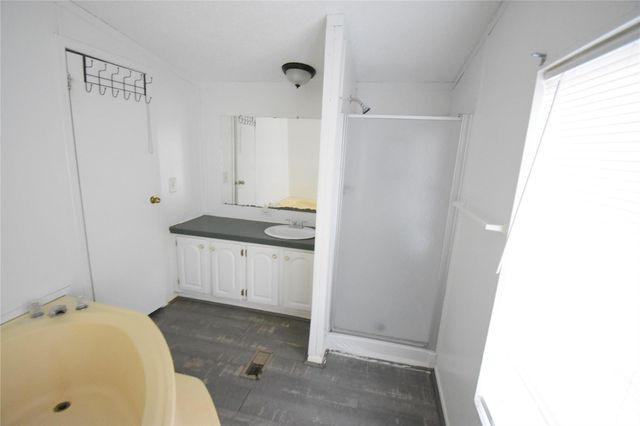 2 Lake View Lane, Huntsville, TX 77340