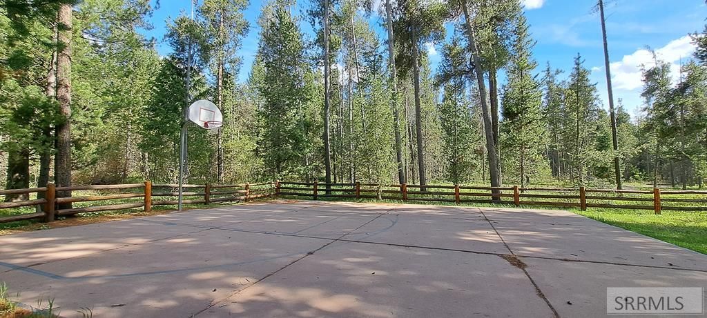 Image 14 of property listing at 4376 Granite Ridge, Ashton, ID 83420