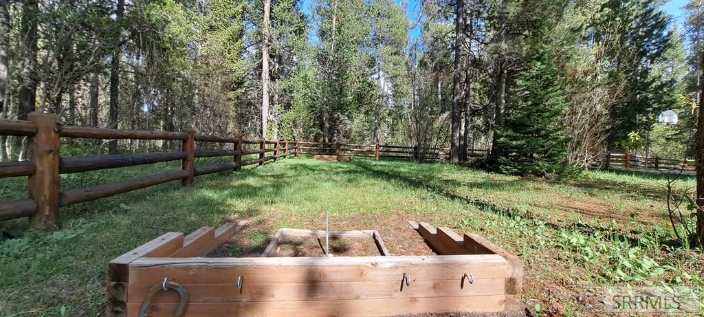 Image 15 of property listing at 4376 Granite Ridge, Ashton, ID 83420