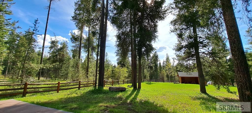 Image 18 of property listing at 4376 Granite Ridge, Ashton, ID 83420