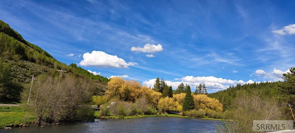 Image 4 of property listing at 4376 Granite Ridge, Ashton, ID 83420