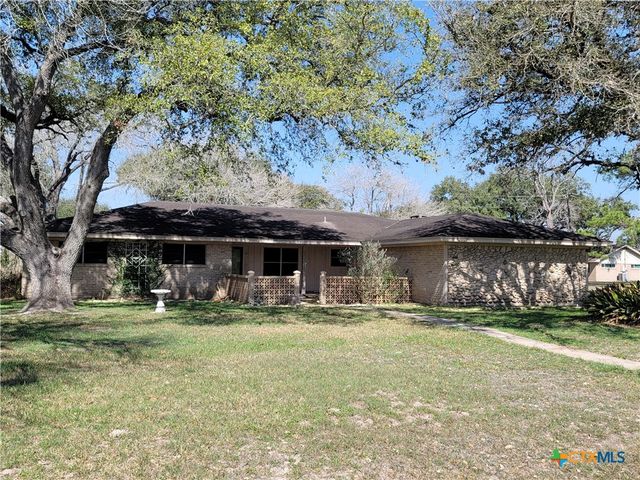 1006 Blyth Road, Victoria, TX 77904