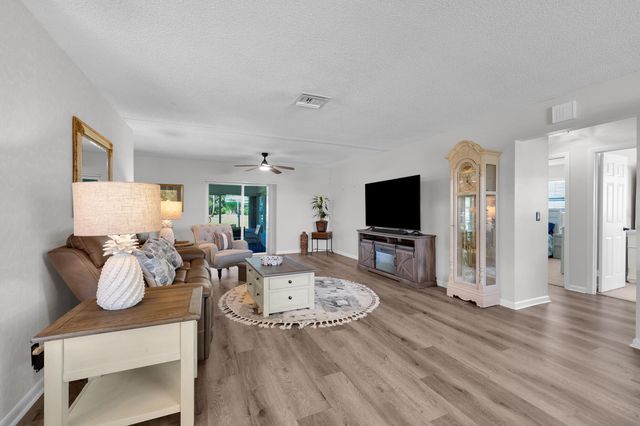 9791 SE Little Club Way N, Jupiter, FL 33469