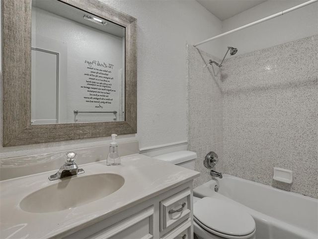 3039 W Wilshire Boulevard, Oklahoma City, OK 73116