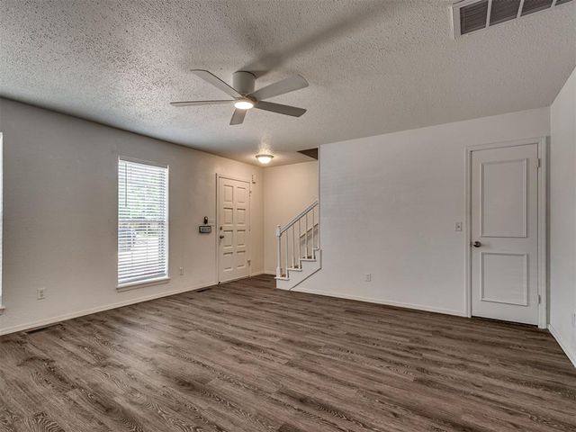 3039 W Wilshire Boulevard, Oklahoma City, OK 73116