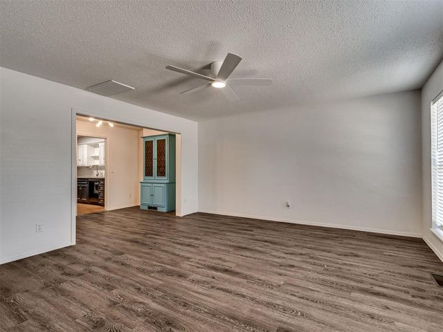 3039 W Wilshire Boulevard, Oklahoma City, OK 73116