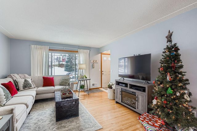 639 7th Street W, Hastings, MN 55033