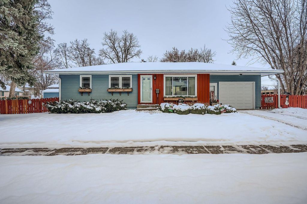 639 7th Street W, Hastings, MN 55033