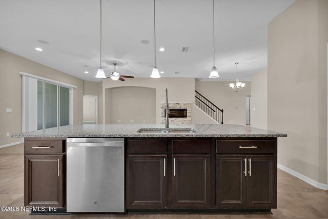 15815 CANOE CREEK Drive, Jacksonville, FL 32218