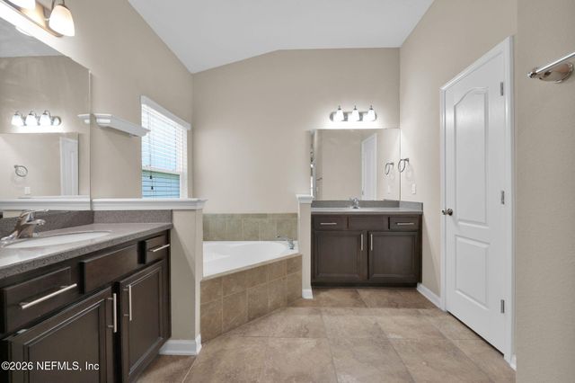 15815 CANOE CREEK Drive, Jacksonville, FL 32218
