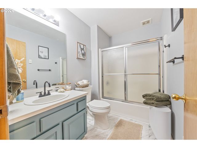 15935 WOODCHIP Ln, La Pine, OR 97739