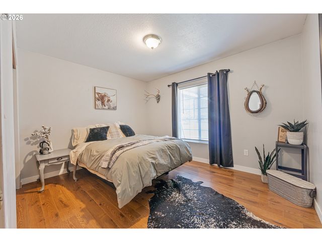 15935 WOODCHIP Ln, La Pine, OR 97739
