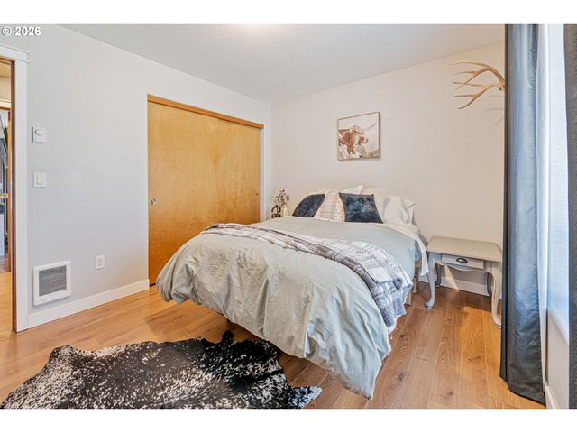 15935 WOODCHIP Ln, La Pine, OR 97739