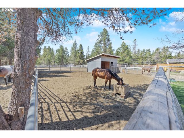 15935 WOODCHIP Ln, La Pine, OR 97739