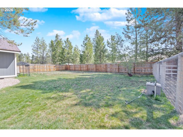 15935 WOODCHIP Ln, La Pine, OR 97739