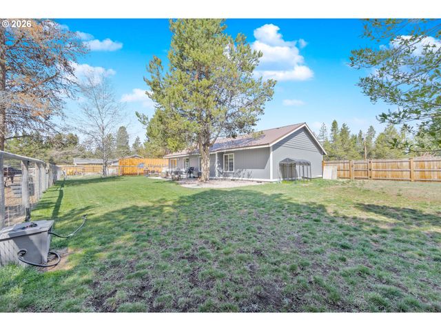 15935 WOODCHIP Ln, La Pine, OR 97739