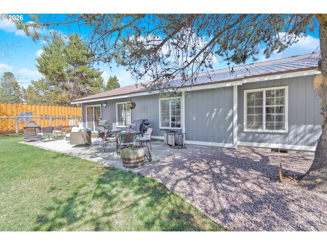 15935 WOODCHIP Ln, La Pine, OR 97739