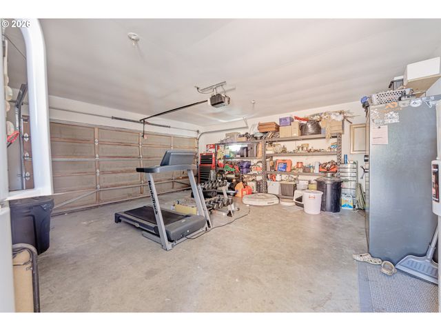15935 WOODCHIP Ln, La Pine, OR 97739