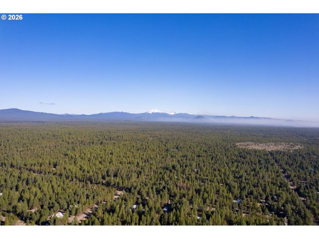15935 WOODCHIP Ln, La Pine, OR 97739