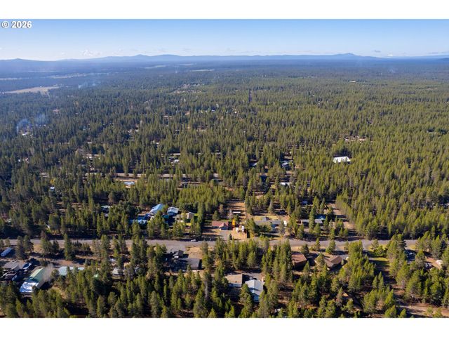 15935 WOODCHIP Ln, La Pine, OR 97739