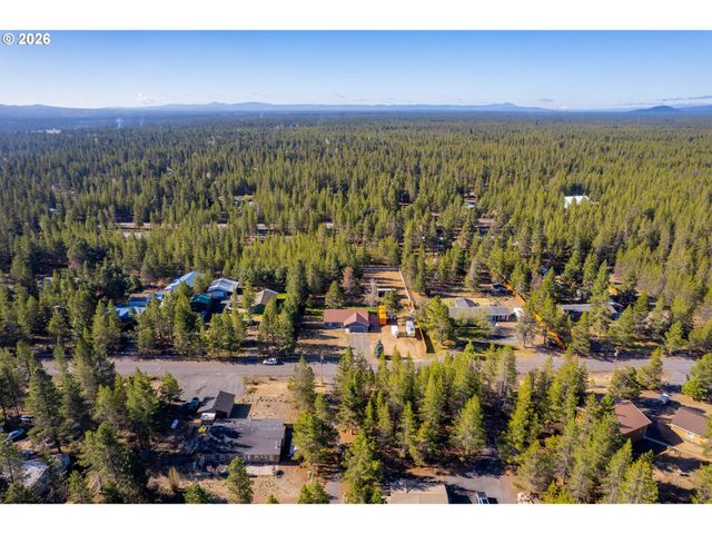 15935 WOODCHIP Ln, La Pine, OR 97739