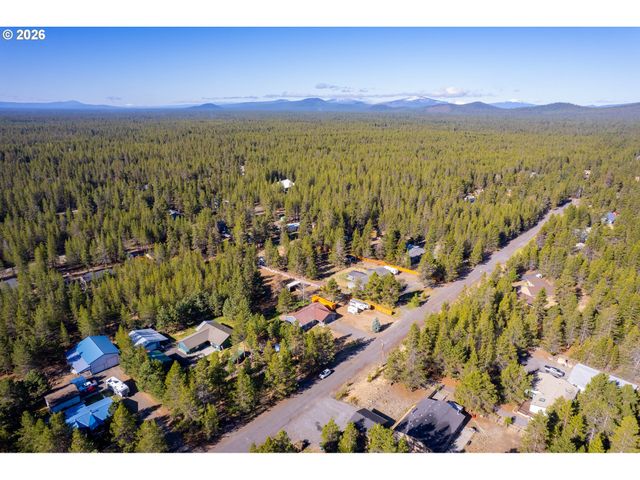 15935 WOODCHIP Ln, La Pine, OR 97739
