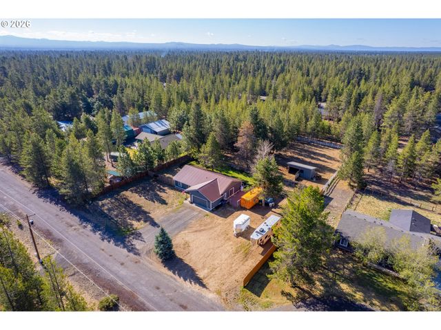 15935 WOODCHIP Ln, La Pine, OR 97739
