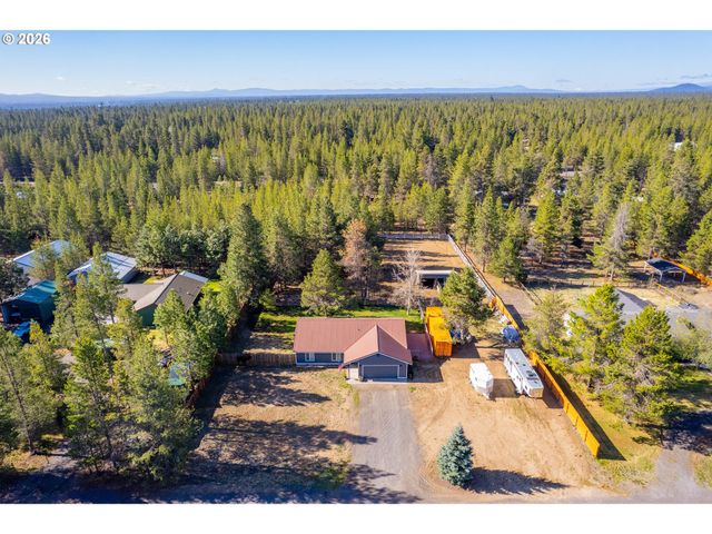 15935 WOODCHIP Ln, La Pine, OR 97739