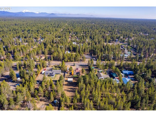 15935 WOODCHIP Ln, La Pine, OR 97739