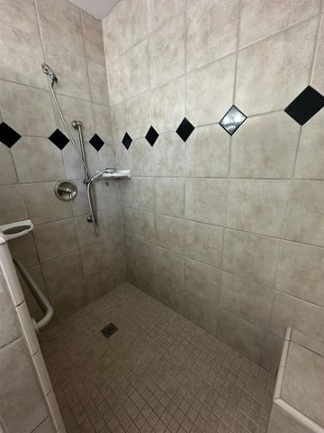 626 W Vassar Avenue, Fresno, CA 93705