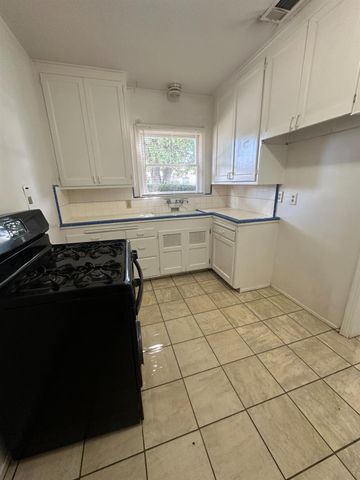 626 W Vassar Avenue, Fresno, CA 93705