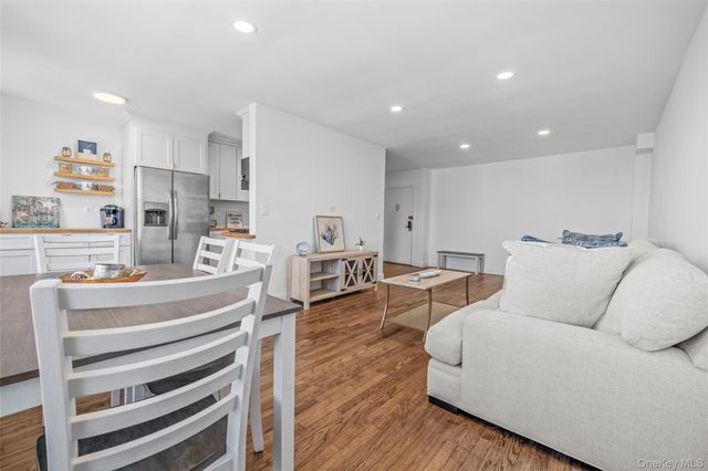 1 E Broadway 7O, Long Beach, NY 11561