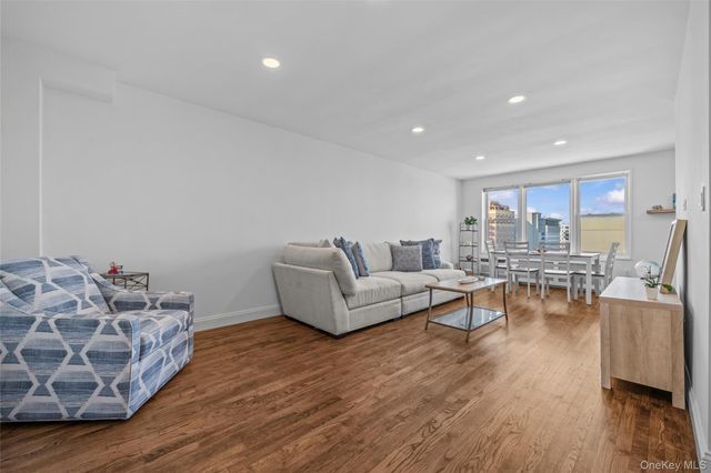 1 E Broadway 7O, Long Beach, NY 11561