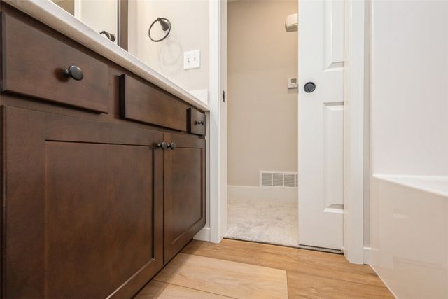 1913 Holly Meadow Avenue SW, Cedar Rapids, IA 52404