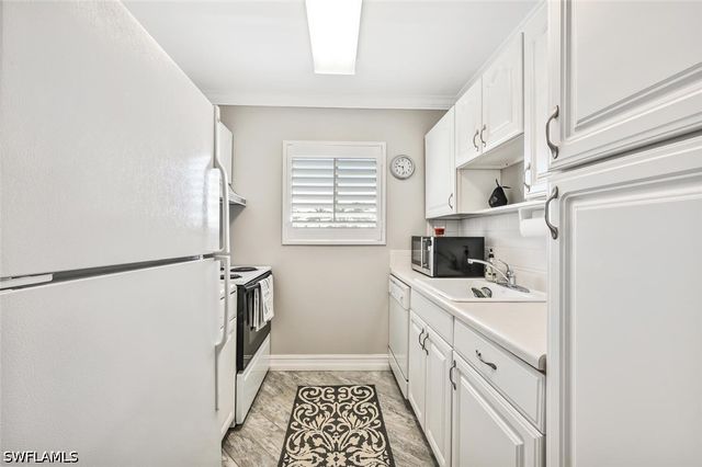 1100 Gulf Shore BLVD N 304, Naples, FL 34102