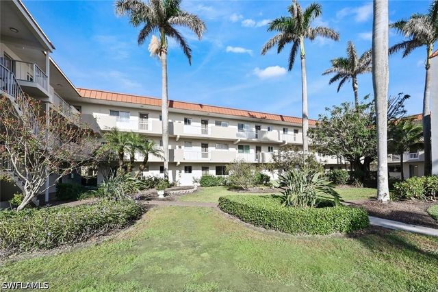 1100 Gulf Shore BLVD N 304, Naples, FL 34102