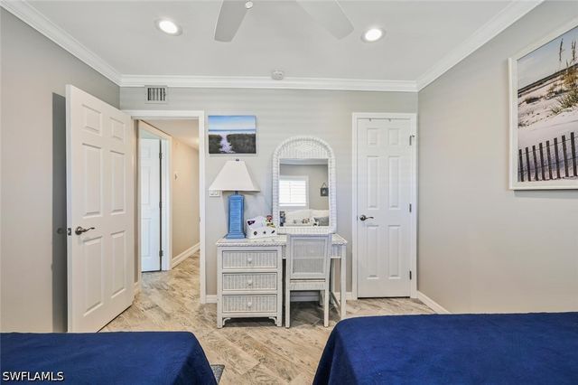 1100 Gulf Shore BLVD N 304, Naples, FL 34102