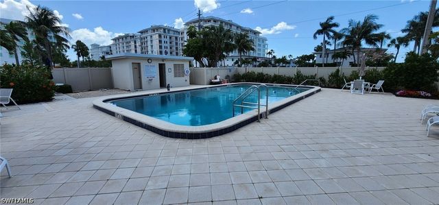 1100 Gulf Shore BLVD N 304, Naples, FL 34102