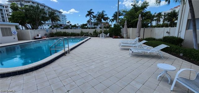1100 Gulf Shore BLVD N 304, Naples, FL 34102