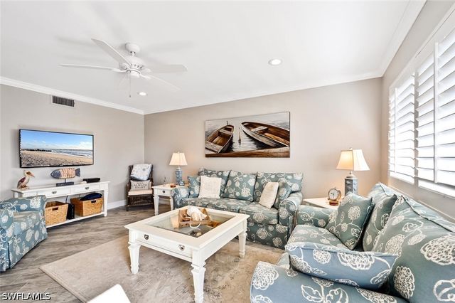 1100 Gulf Shore BLVD N 304, Naples, FL 34102