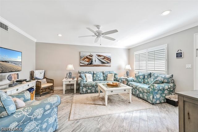 1100 Gulf Shore BLVD N 304, Naples, FL 34102