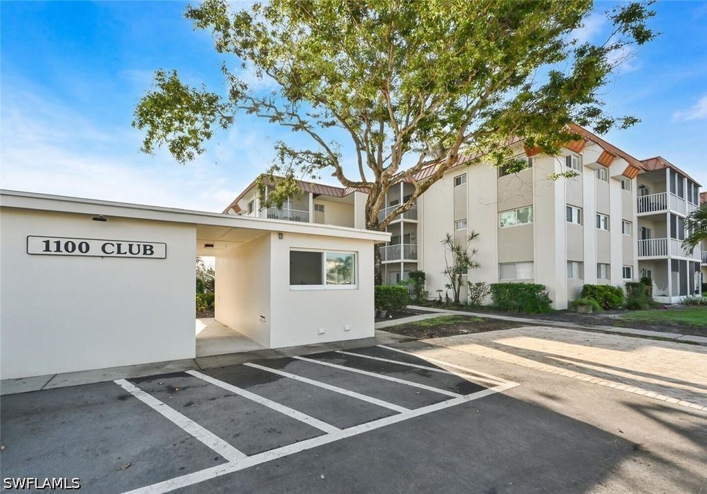 1100 Gulf Shore BLVD N 304, Naples, FL 34102