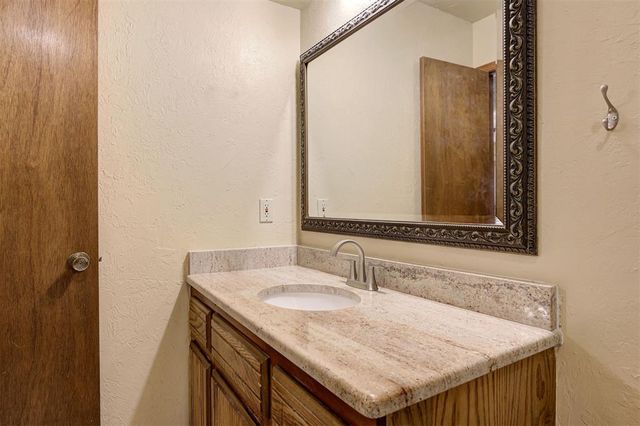 11704 SW 3rd Street, Yukon, OK 73099