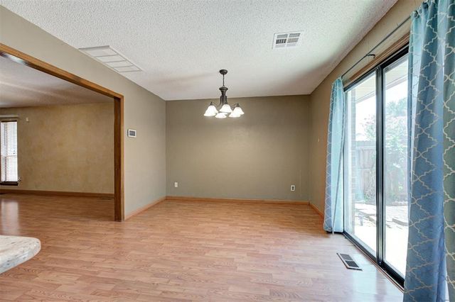 11704 SW 3rd Street, Yukon, OK 73099
