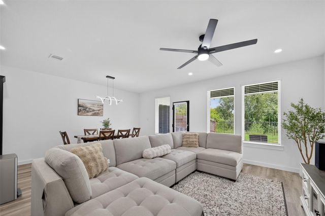 3233 Creston Gate Drive, Houston, TX 77047