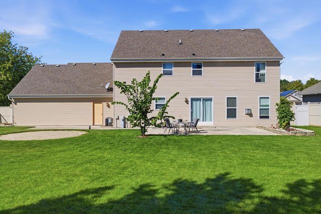 1413 Lee AVENUE, West Bend, WI 53090