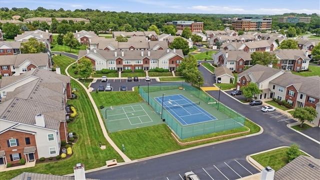 11625 Tomahawk Creek Parkway L, Leawood, KS 66211