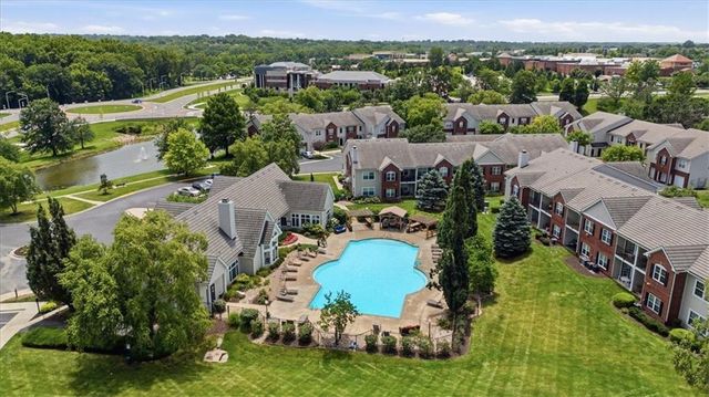 11625 Tomahawk Creek Parkway L, Leawood, KS 66211