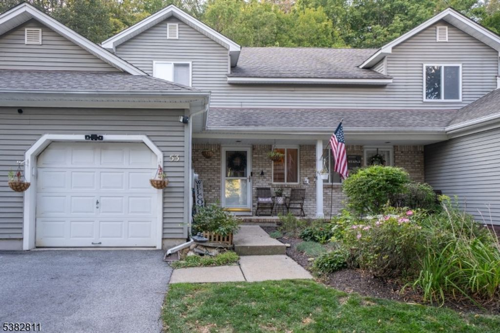 53 Meadow Pond Rd, Hardyston Twp., NJ 07419